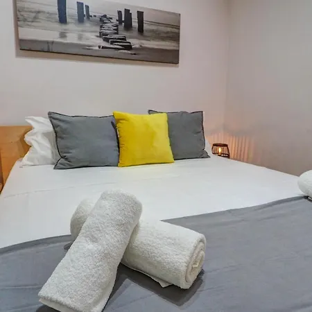 Daire Benet By Hello Homes