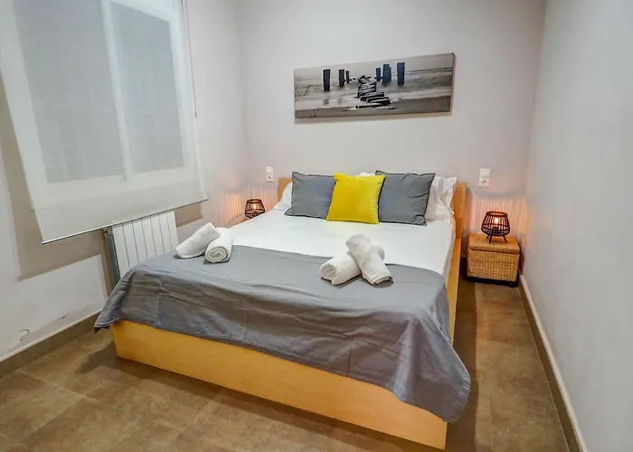 Daire Benet By Hello Homes *